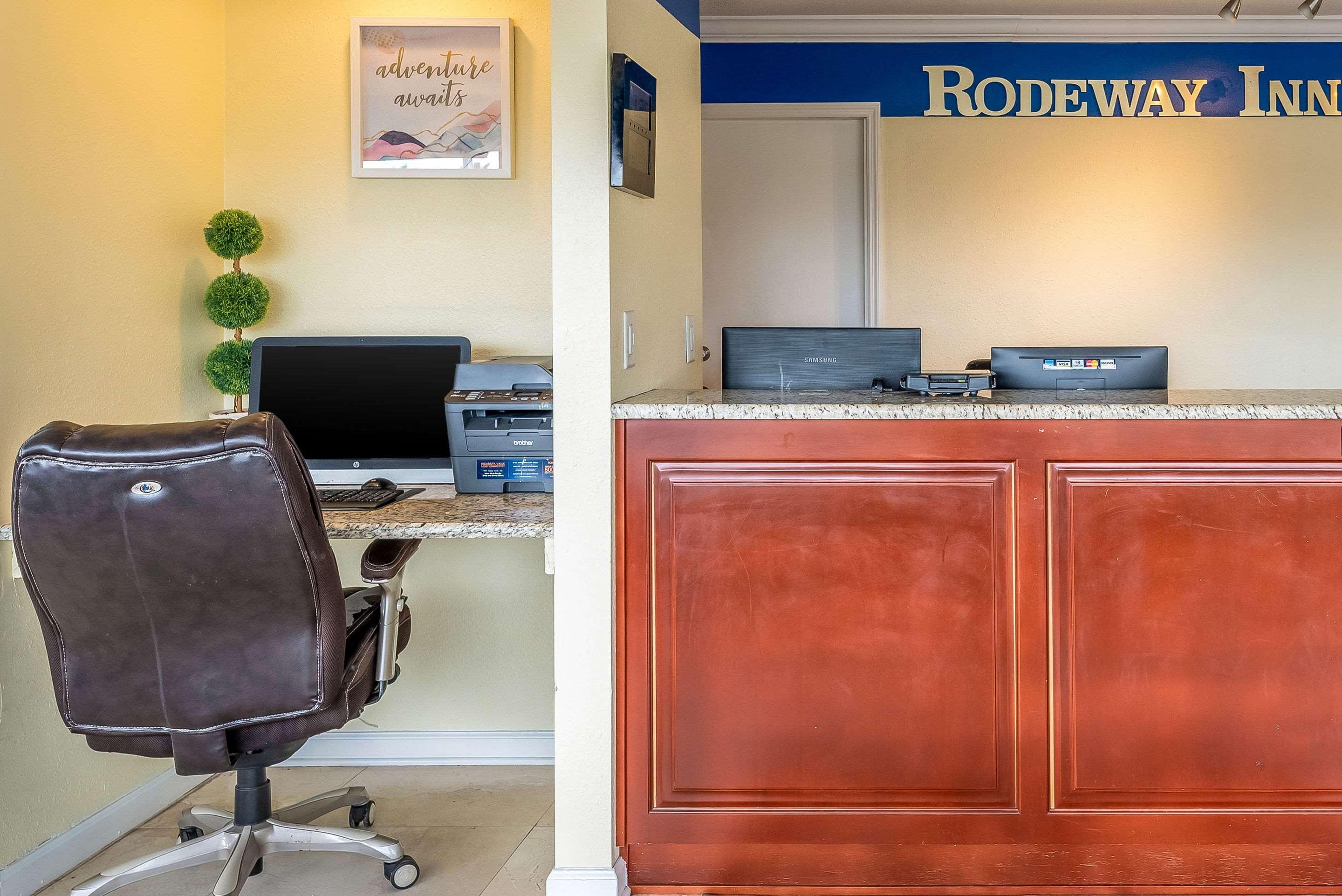 Rodeway Inn Bushnell Exteriér fotografie